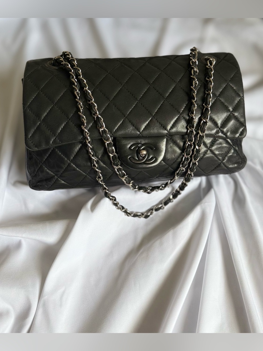 Chanel classic flap jumbo bag